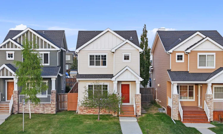 151 Royal Oak Drive NW