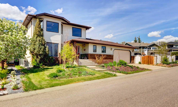 25 Deerfield Manor SE