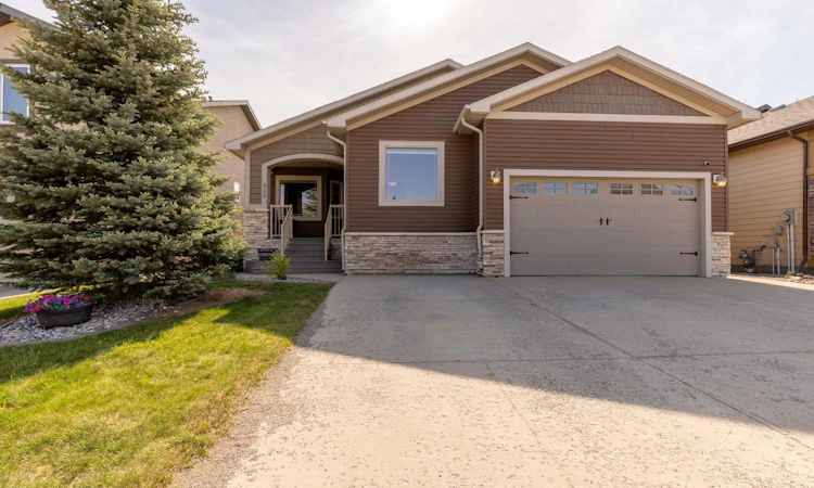 525 Edinburgh Road W