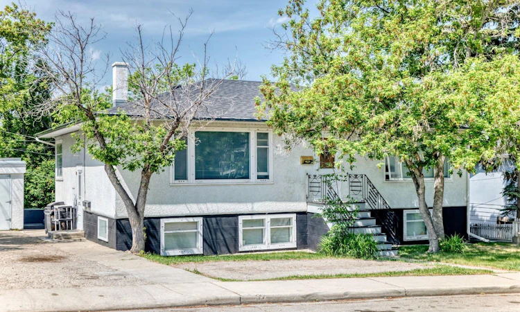 2511 15a Street SW
