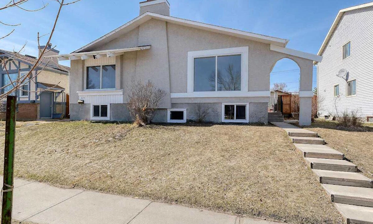 71 Falton Drive NE