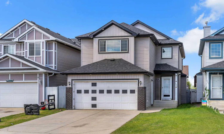 153 Saddlemead Road NE