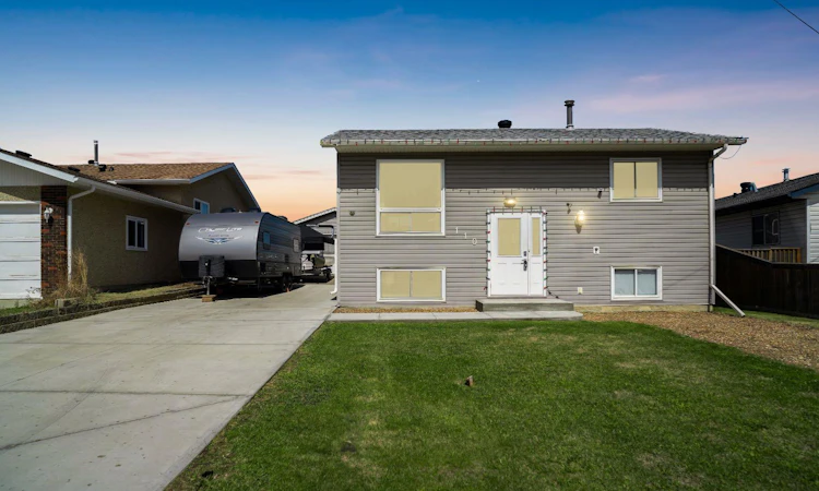 110 Parmenter Crescent