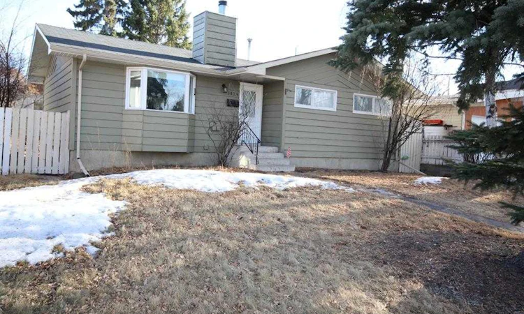 3824 Brantford Drive NW