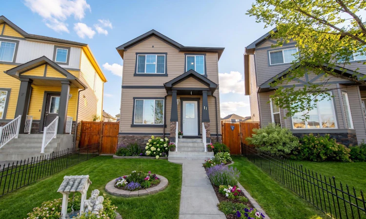11 Saddlebrook Mews NE