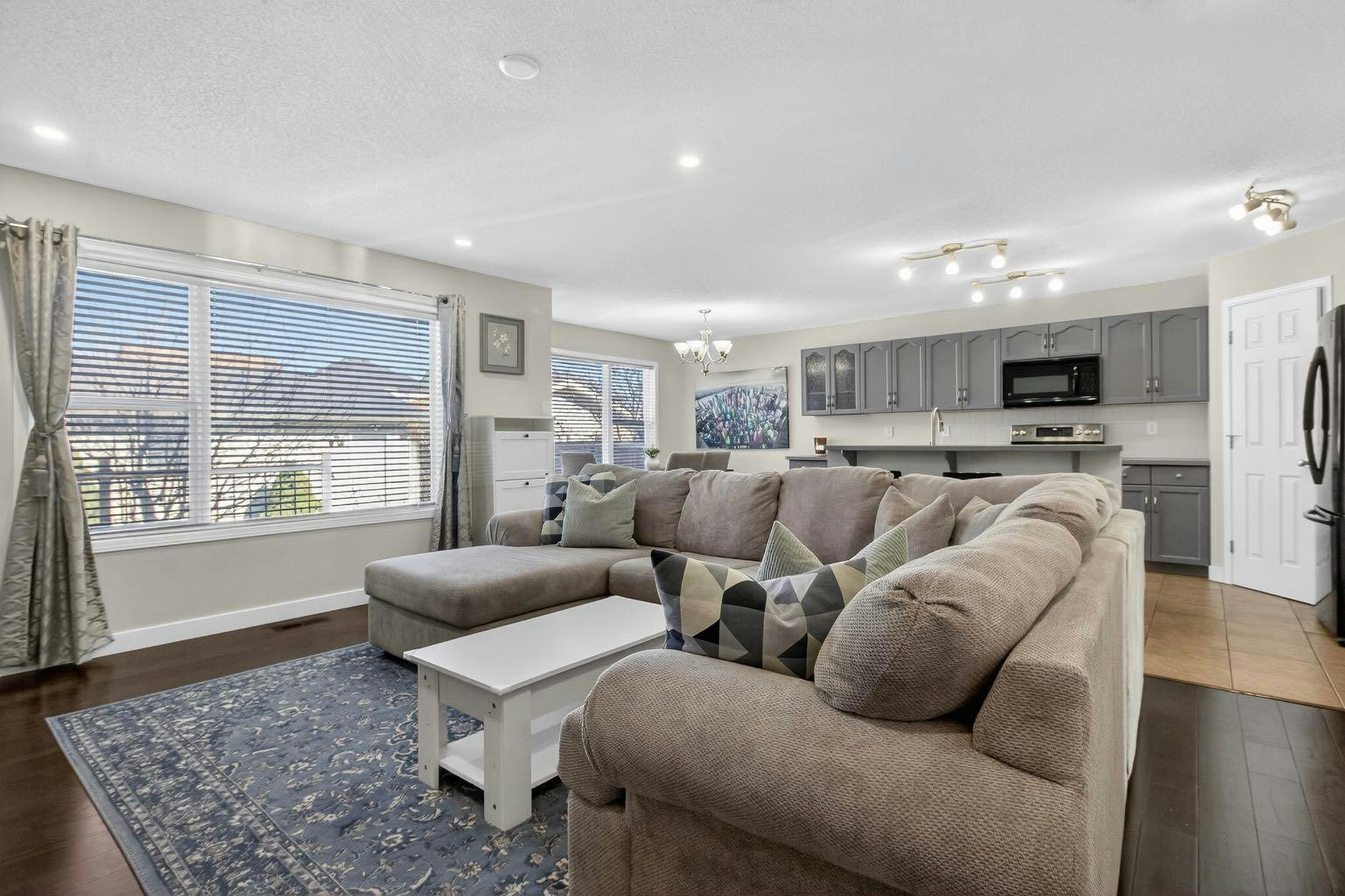 28 Elgin View SE, Calgary, AB, T2Z 4Z6
