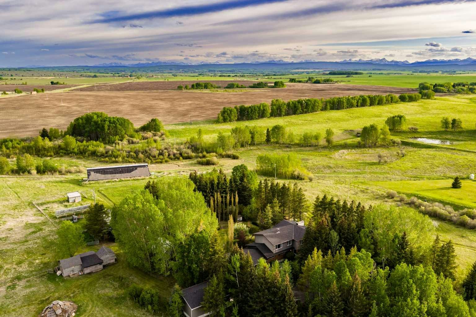 4 West Meadows Estates Road, Rural Rocky View County, AB, T3Z 1M5