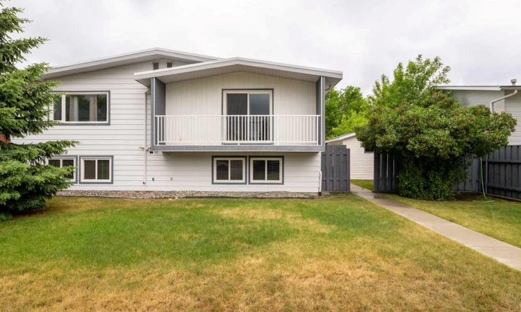 1-269 Laval Boulevard W