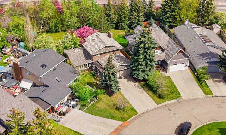 36 Varsity Estates Court NW