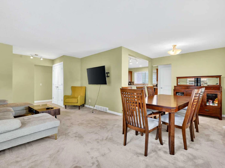 10540 Oakfield Drive SW, Calgary, AB, T2W 2A9 - 10