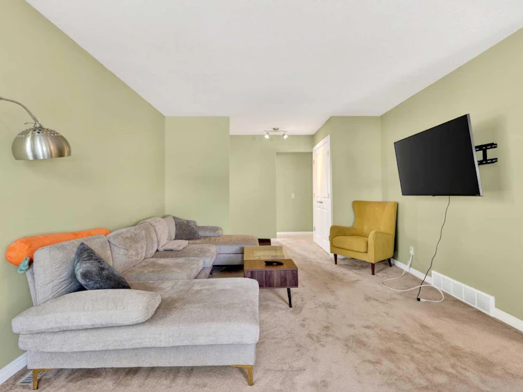 10540 Oakfield Drive SW, Calgary, AB, T2W 2A9 - 9