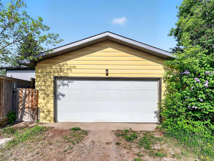 10540 Oakfield Drive SW, Calgary, AB, T2W 2A9 - 50