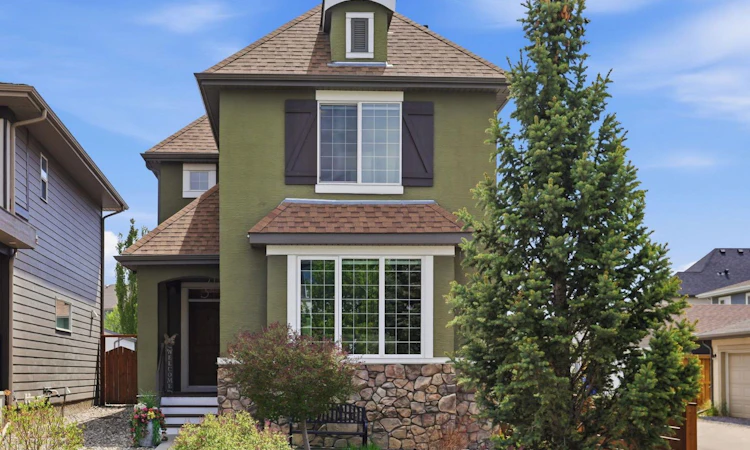 341 Marquis Heights SE