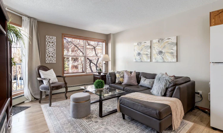 101-11 Somervale View SW