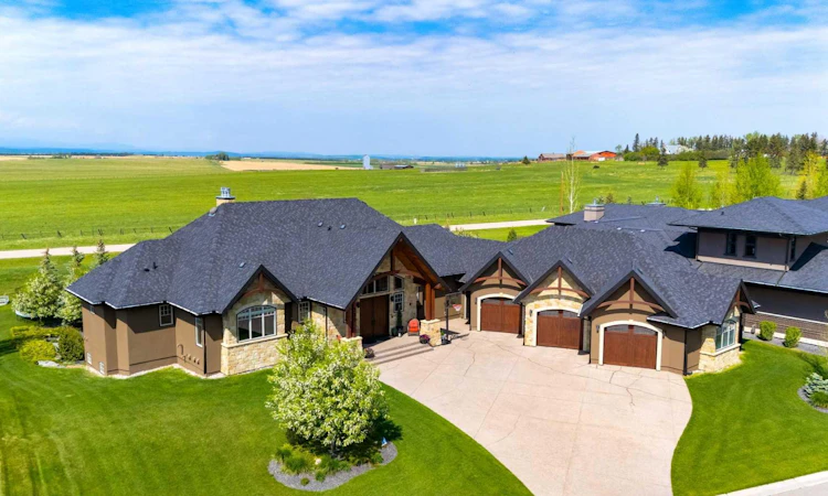 339 Leighton View