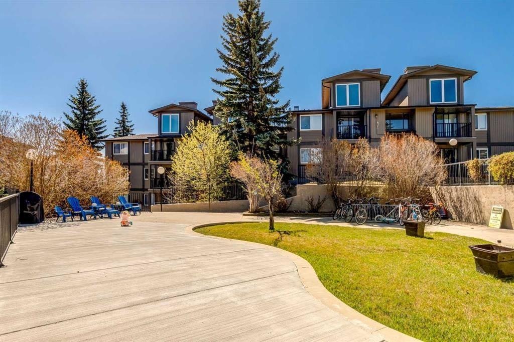 722-6400 Coach Hill Road SW, Calgary, AB, T3H 1B8