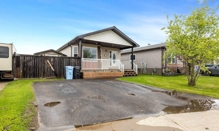 140 Sumac Crescent