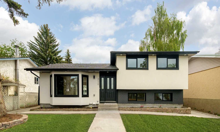 312 Queensland Road SE