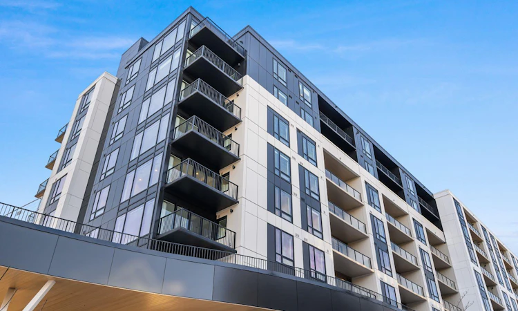 407-8375 Broadcast Avenue SW