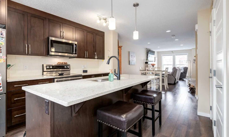606 Cranford Mews SE