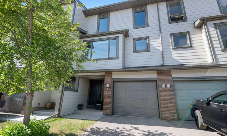 3-185 Woodridge Drive SW
