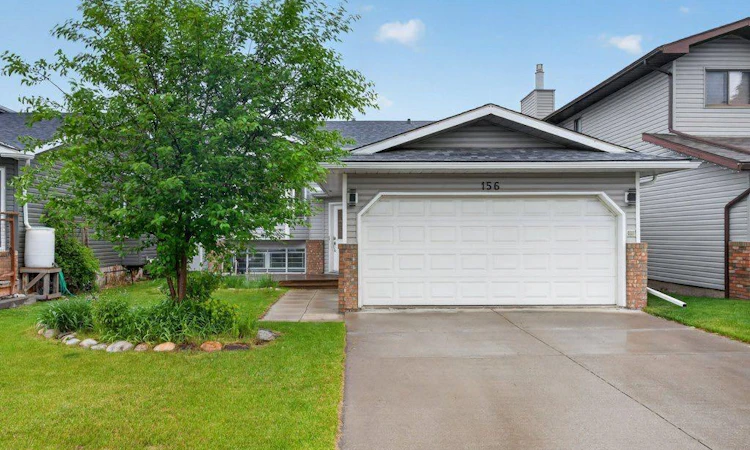 156 Rivercroft Close SE
