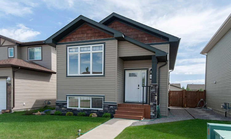 104 Almond Crescent