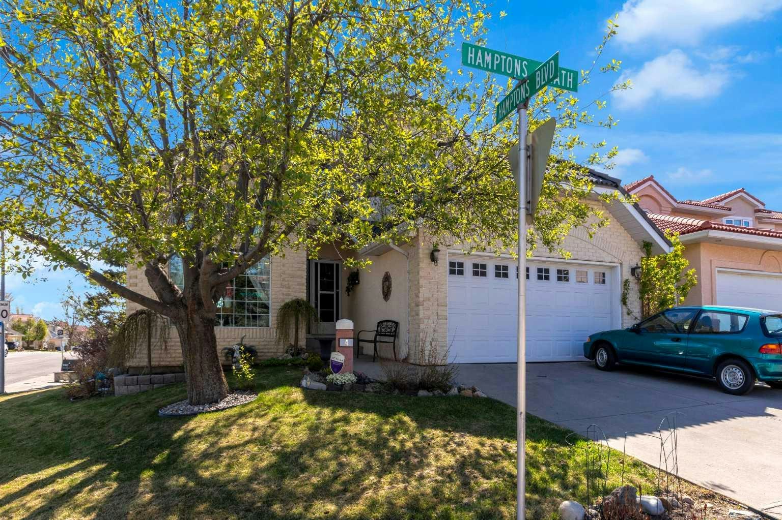 4 Hamptons Heath NW, Calgary, AB, T3A 5E8