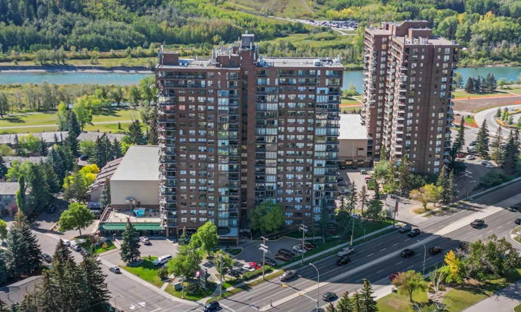 902-145 Point Drive NW