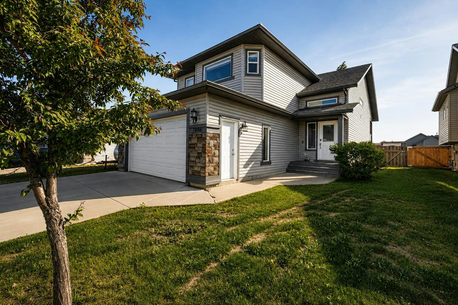 7806 114 Street, Grande Prairie, AB, T8W 2T7