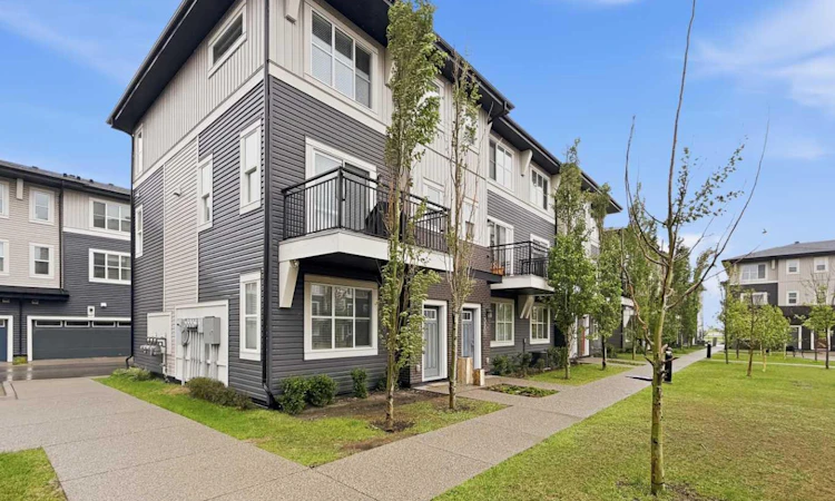 322-72 Cornerstone Manor NE