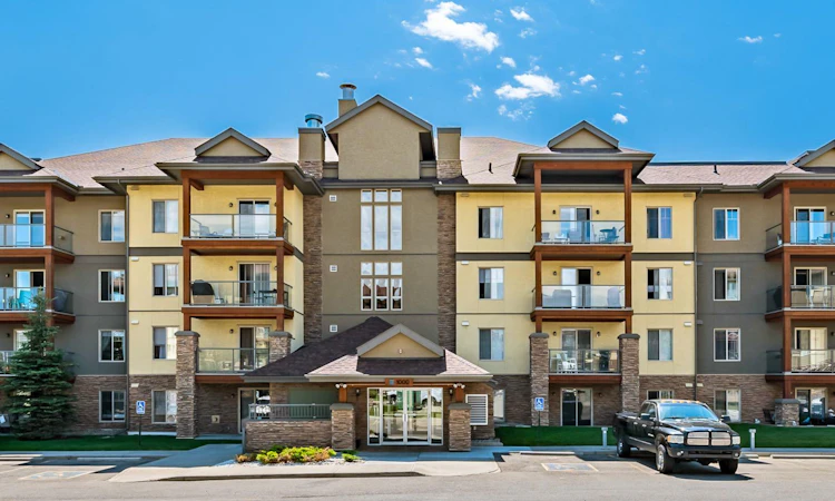 1402-92 Crystal Shores Road