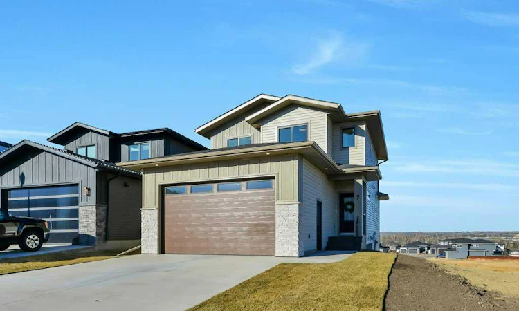 7 Vincent Gate