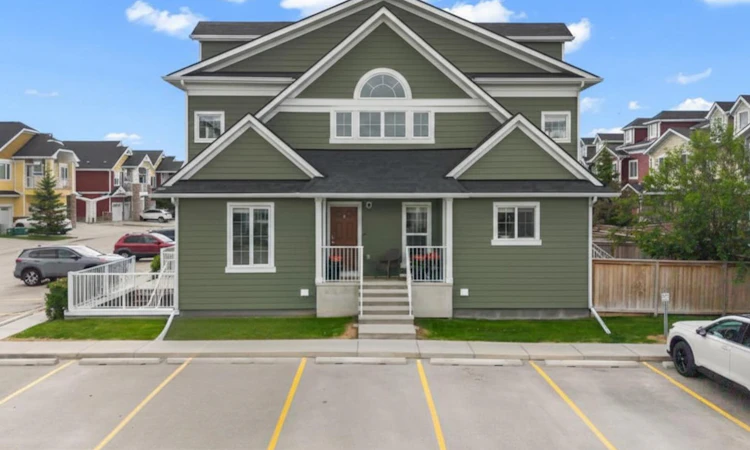 1017-2400 Ravenswood View SE