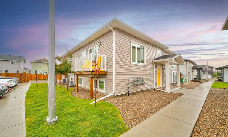 1206-210 Firelight Way W