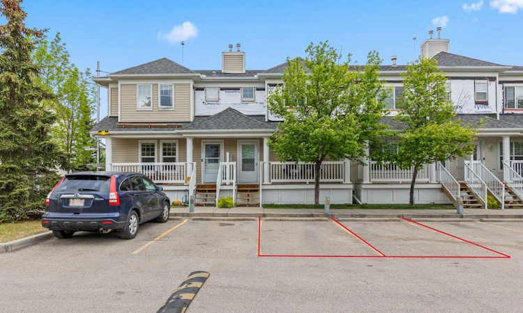 189 Country Village Manor NE