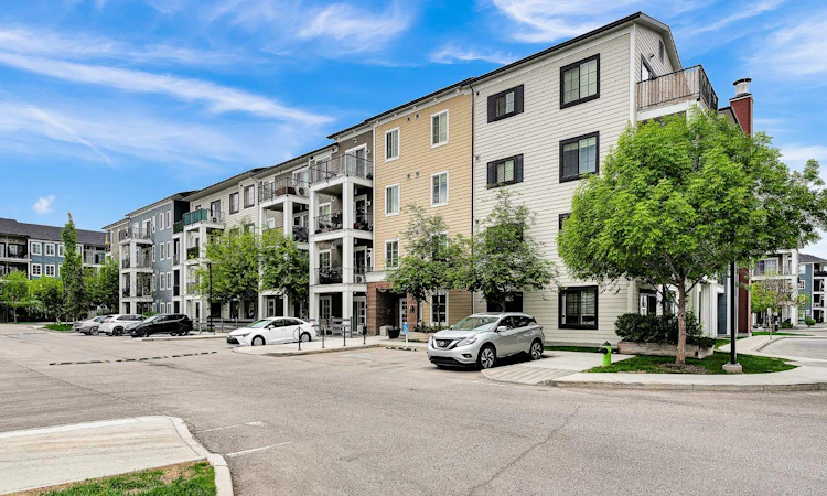 3305-215 Legacy Boulevard SE