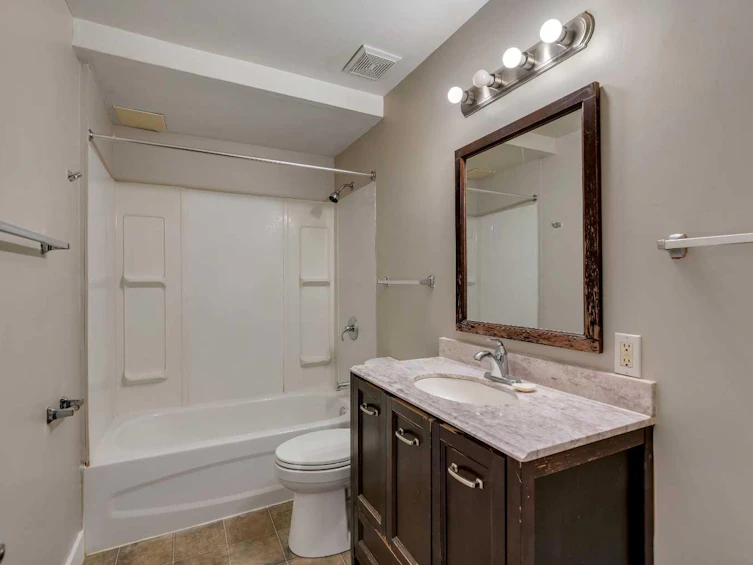 7621 23 Street SE, Calgary, AB, T2C 0Y2 - 24