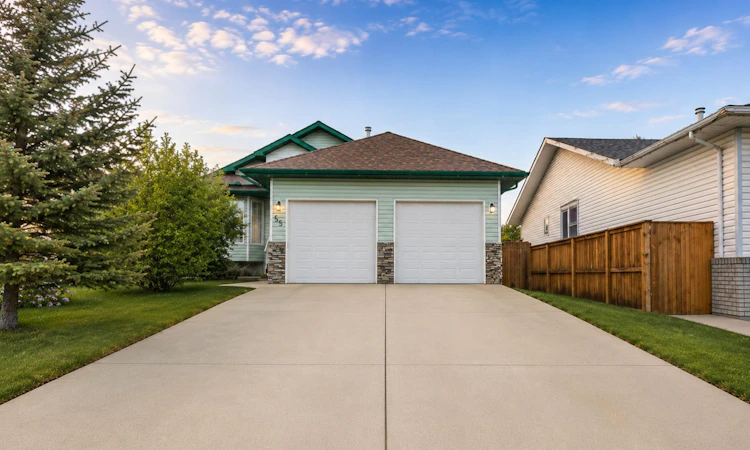 35 Maple Walk