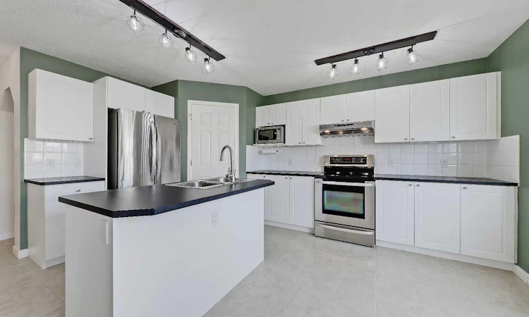 123 Arbour Butte Road NW
