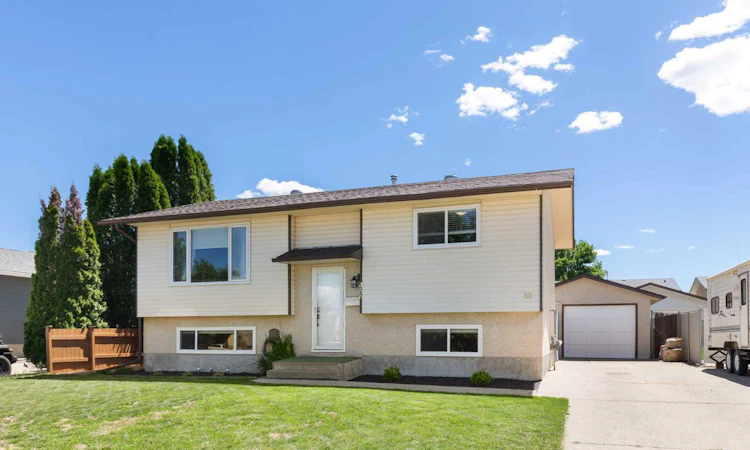 456 Sissons Crescent SE