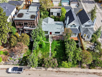 2006 30 Avenue SW - 3