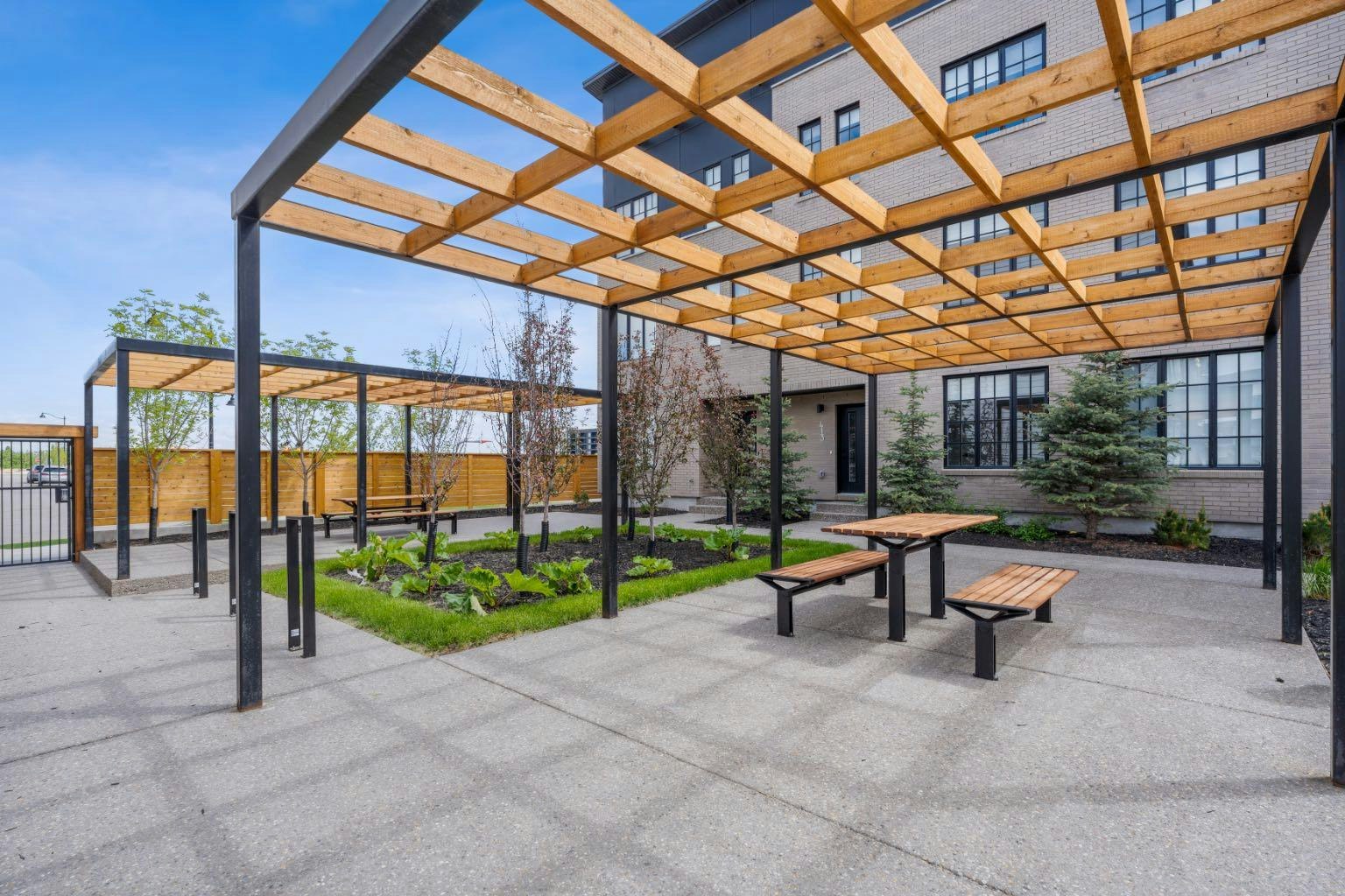 102-8155 8 Avenue SW, Calgary, AB, T3H 6B1