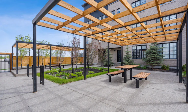 102-8155 8 Avenue SW