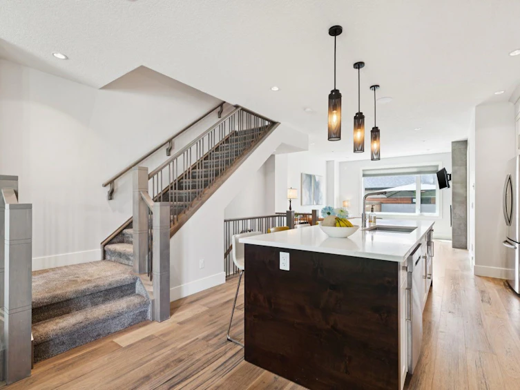4803 19 Avenue NW, Calgary, AB, T3B 0X6 - 10