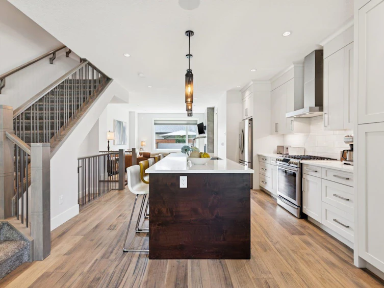 4803 19 Avenue NW, Calgary, AB, T3B 0X6 - 9