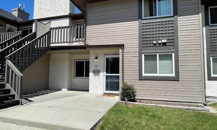 81 Cedar Springs Gardens SW