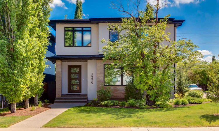 2339 Westmount Road NW