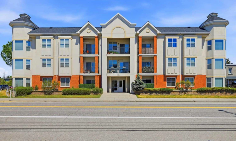106-2134 Kensington Road NW