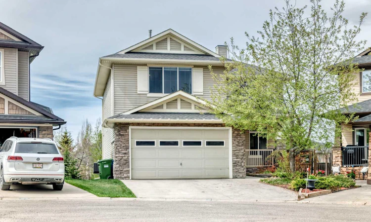 11 Cresthaven Bay SW